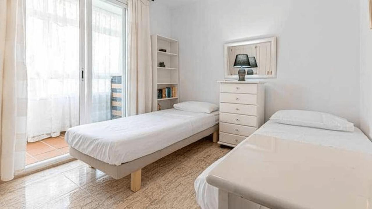 797 Holiday Rentals - Piso Para 4 Con Amplia Terraza Al Jardin Y Al Mar Benalmadena Luaran gambar