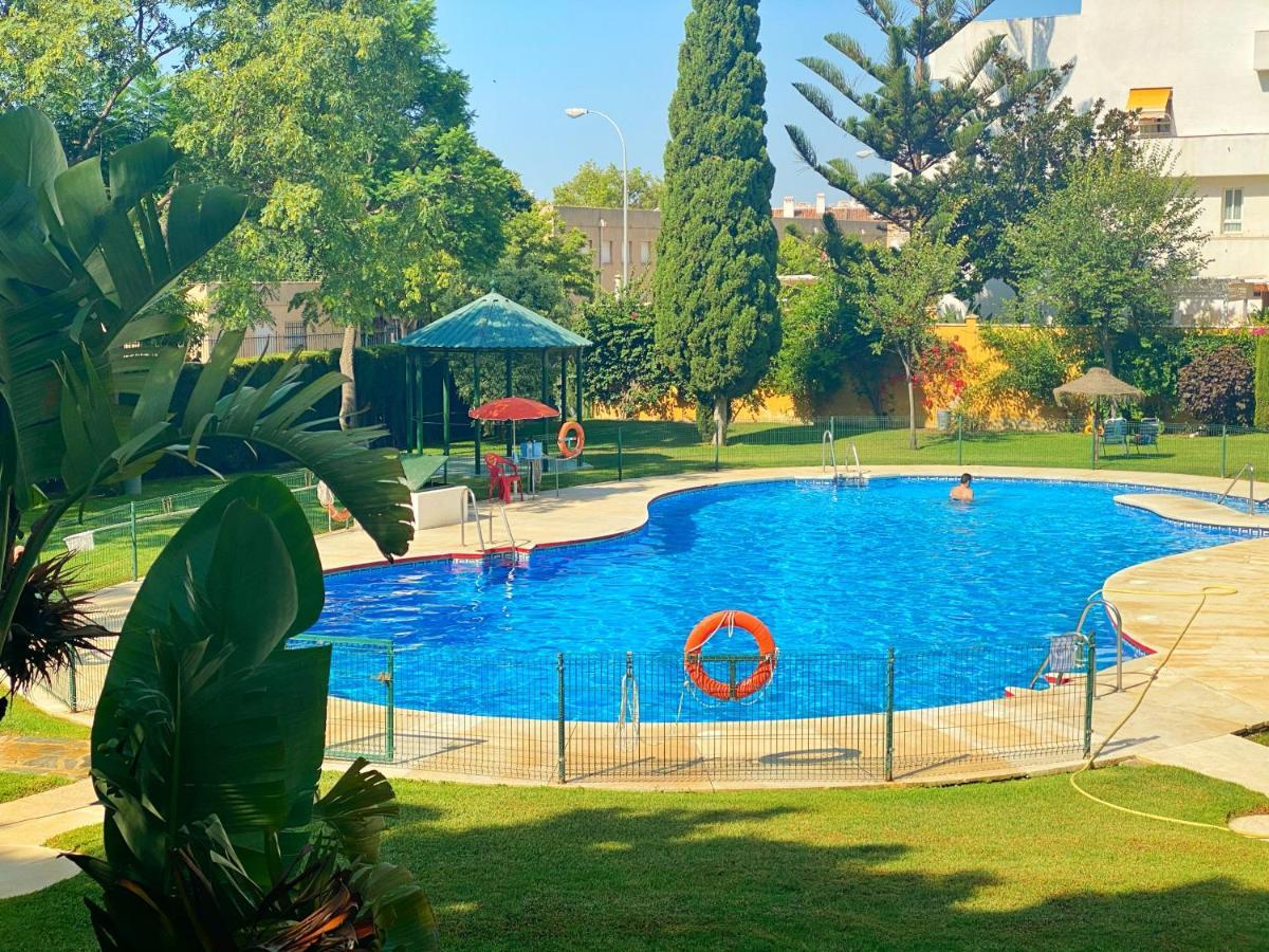 797 Holiday Rentals - Piso Para 4 Con Amplia Terraza Al Jardin Y Al Mar Benalmadena Luaran gambar